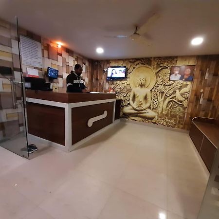 Hotel Vashishta Inn Paderu Eksteriør billede