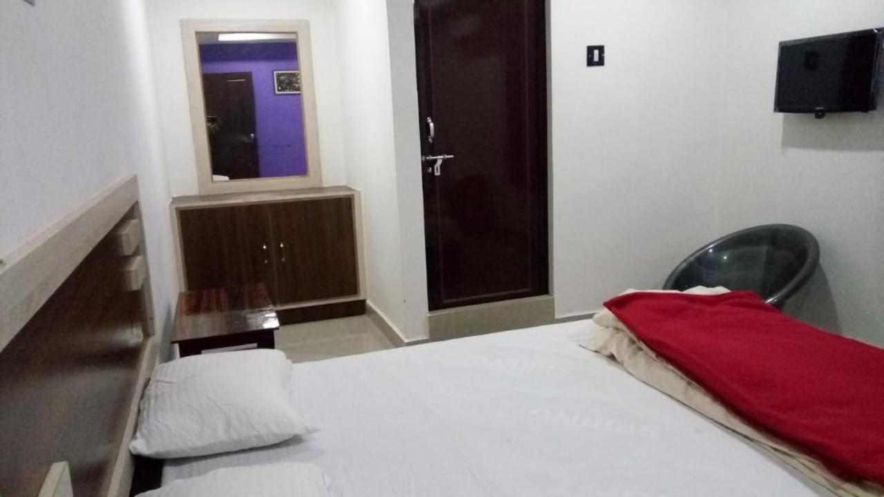 Hotel Vashishta Inn Paderu Eksteriør billede